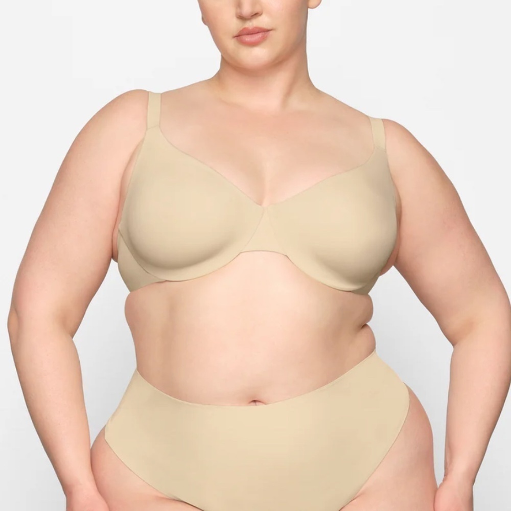 NWT Skims Smoothing Intimates UNLINED FULL‎ COVERAGE BRA - SAND Size 34A